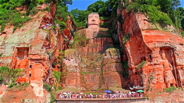 مجسمه بودای بزرگ لشان چین