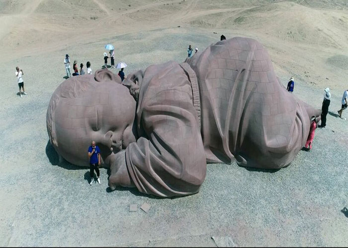 مجسمه پسر زمین در چین